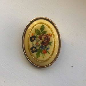 Vintage Glass Floral Brooch /1960’s / Grandma Style